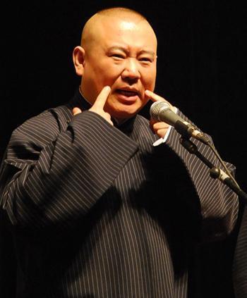 那些历史小说，评书演义中的定场诗，每一首都合辙押韵，霸气十足